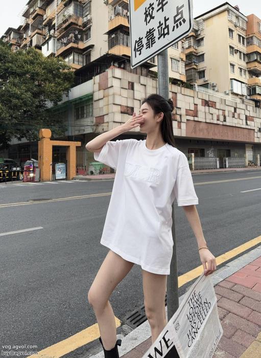 DIOR新鮮ながら上品最速！ブーム当確の2025秋冬トレンド偽 ブランド半袖Tシャツ_0_1