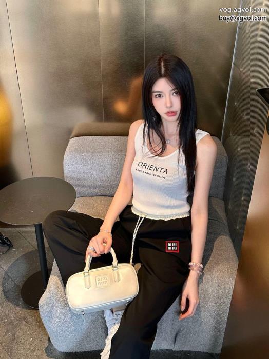 スラックス即発送最新作2025 ファッション感満々MIUMIUブランド アクセサリー 激安_0_4