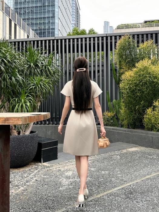 ブランド コピー 品清潔感の高い新品欲しい可愛く新鮮LOEWEワンピース_0_4
