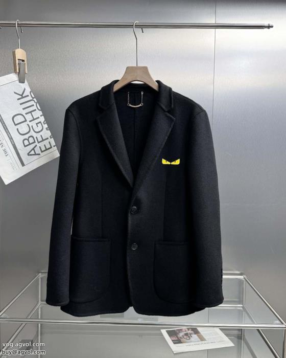 偽物 ブランド唯一無二の存在大人気セールコートFENDI_0_4
