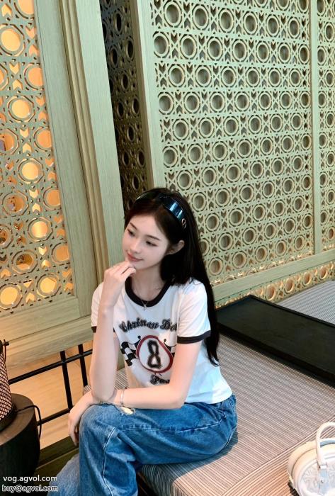 半袖Tシャツスーパー コピー 品今流行春らしい繊細なアイテムDIOR_0_0