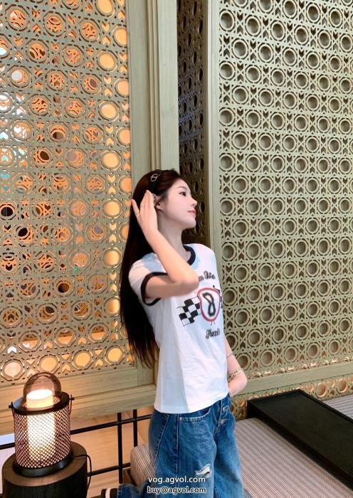 半袖Tシャツスーパー コピー 品今流行春らしい繊細なアイテムDIOR_0_3