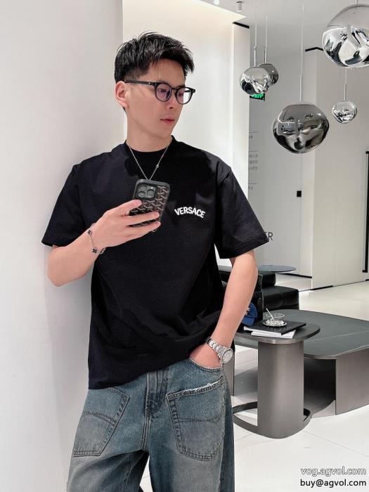 VERSACEコピー 商品 販売期間限定セール今季流行りの人気新作半袖Tシャツ_0_1