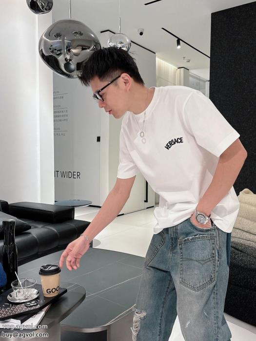 VERSACEコピー 商品 販売期間限定セール今季流行りの人気新作半袖Tシャツ_0_4