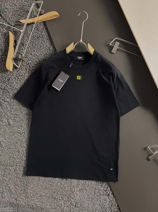 春の新生活2025のトレンド半袖Tシャツコピー 商品 販売FENDI_0_0