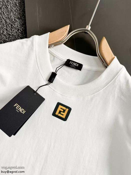 春の新生活2025のトレンド半袖Tシャツコピー 商品 販売FENDI_0_3
