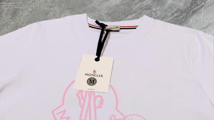MONCLERコピー 商品 販売半袖Tシャツ高級感漂うカジュアルさ_0_3