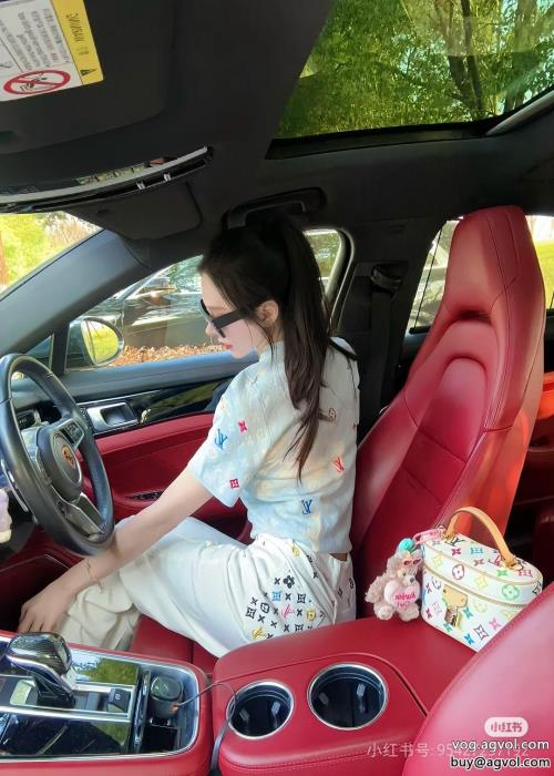 人気の高い素晴らしい2025の新作半袖Tシャツ激安 通販 ブランドLOUIS VUITTON_0_1