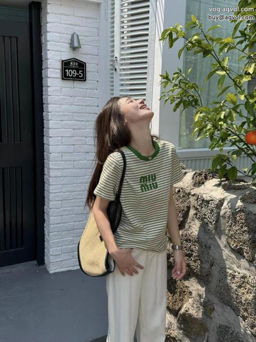 激安 ブランド 通販半袖TシャツMIUMIU話題沸騰ファッションの最先端！_0_0