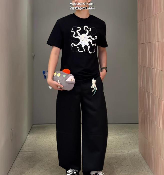 売切必至今季のトレンド人気新作ロエベ半袖Tシャツスーパー コピー ブランド 専門_0_4