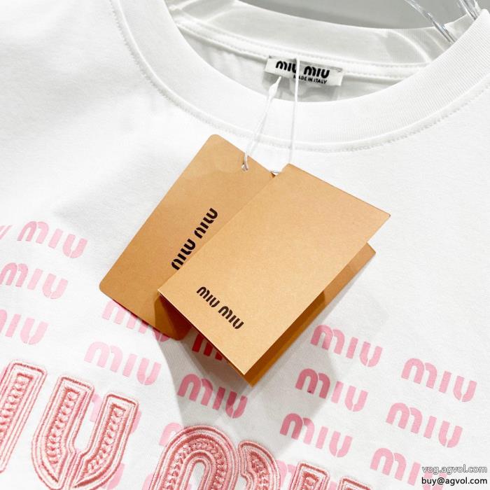 半袖TシャツMIUMIU偽 ブランド 販売夏らしい品格が漂う2025年夏最新作_0_0