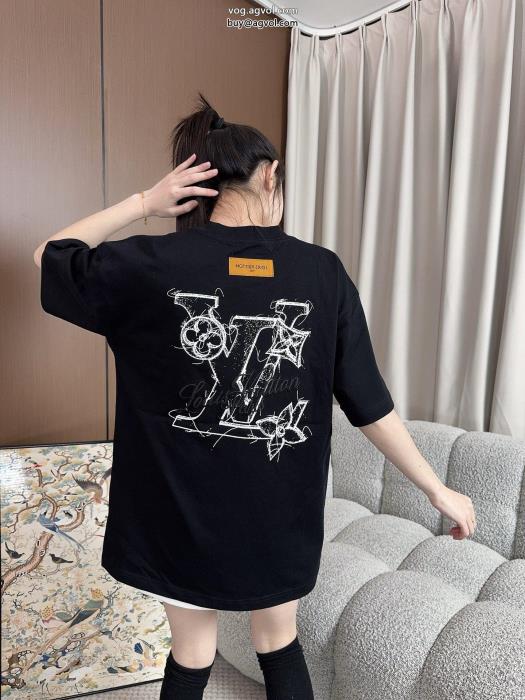 トレンドの最先端に海外大人気アイテム半袖Tシャツブランド コピー  LOUIS VUITTON_0_1
