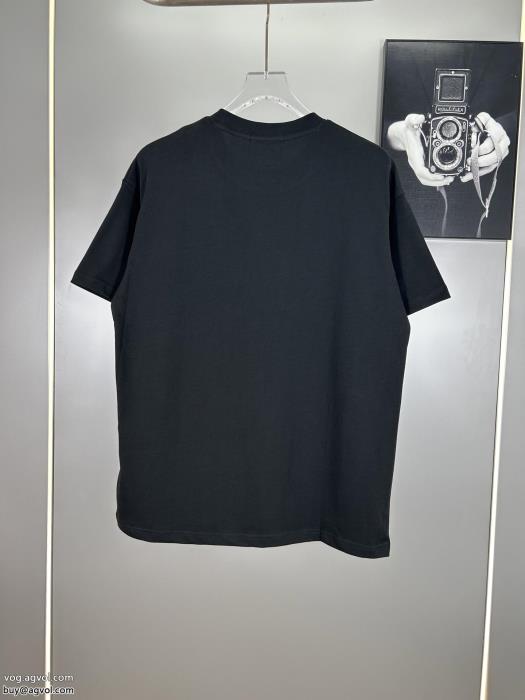 半袖Tシャツコピー 品 ブランド大人の雰囲気たっぷり着まわしアクセントPRADA_0_2