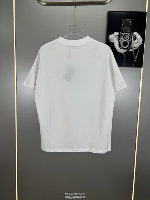 雑誌掲載高い品質を誇る半袖Tシャツプラダスーパー コピー 通販 優良_0_2