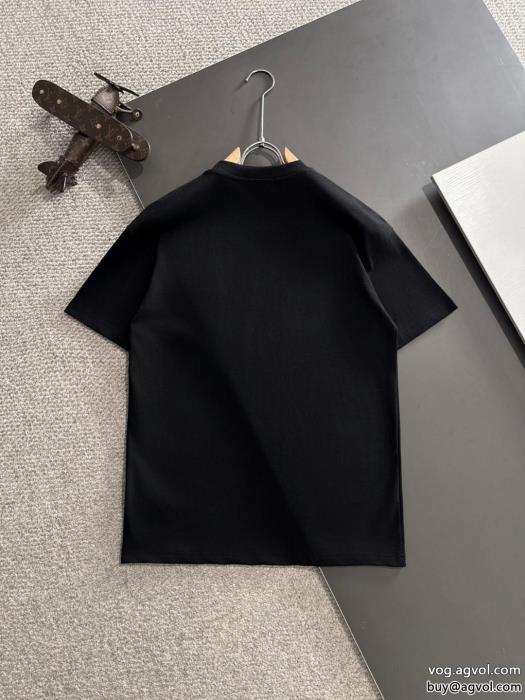 都会的な印象のスタイル高級感も漂いコピー ブランド 販売BURBERRY半袖Tシャツ_0_2