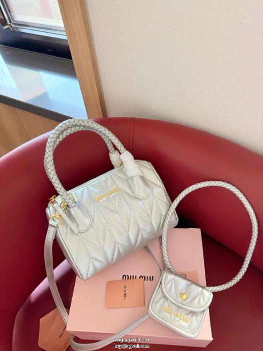 バッグ今年コレクション新作登場！定番の人気商品激安 通販 ブランドMIUMIU_0_3