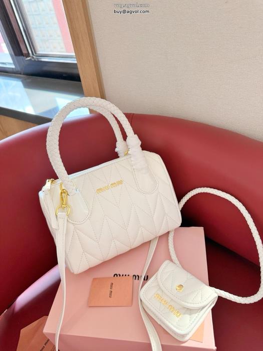 バッグ今年コレクション新作登場！定番の人気商品激安 通販 ブランドMIUMIU_0_4