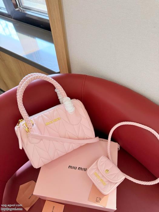 SS23残り僅使い勝手の良さMIUMIUバッグブランド コピー 品_0_1