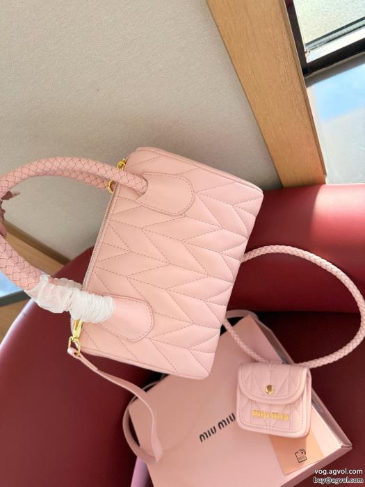 SS23残り僅使い勝手の良さMIUMIUバッグブランド コピー 品_0_2