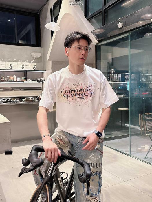 ジバンシーブランド コピー 販売 春の新生活人気の高い半袖Tシャツ_0_1