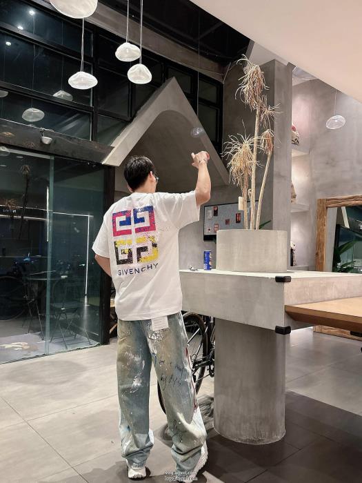 ジバンシーブランド コピー 販売 春の新生活人気の高い半袖Tシャツ_0_2