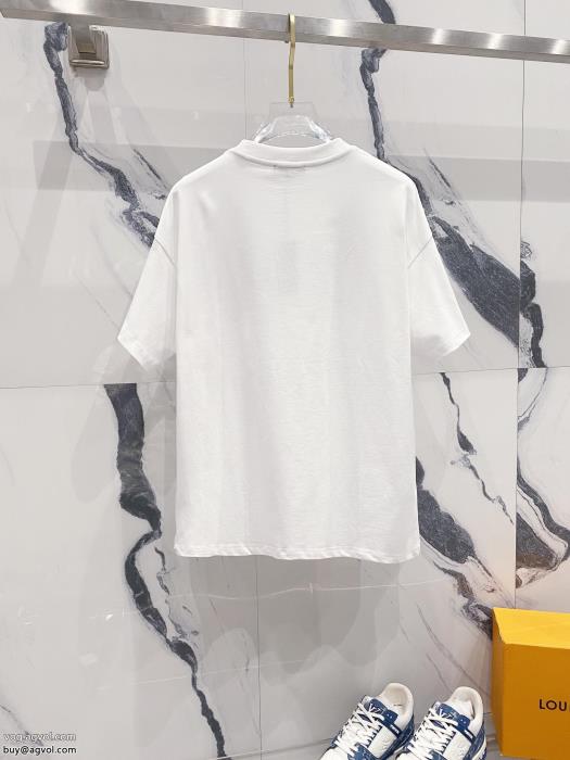 半袖Tシャツ大人気限定カラー2025を感じさせるVERSACE偽物 ブランド 販売_0_2