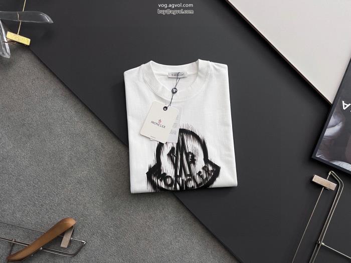 安定感があり毎年爆発的人気MONCLER半袖Tシャツブランド 通販 激安_0_2