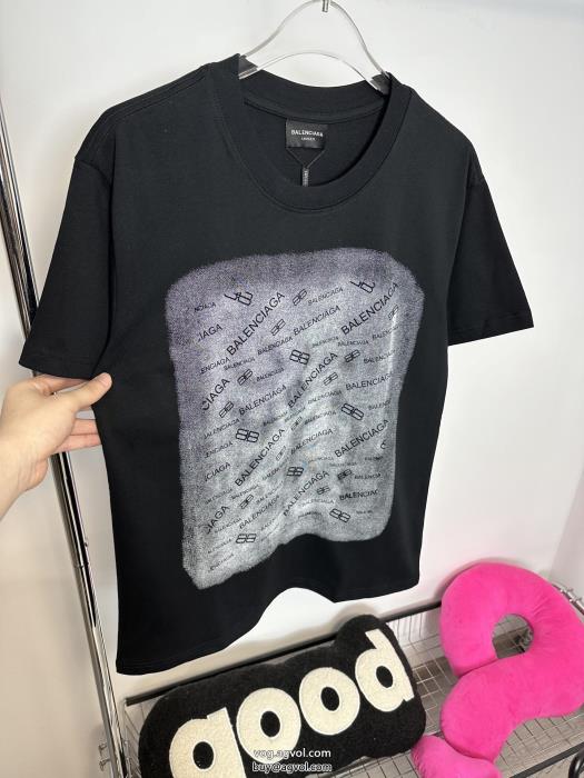 毎日に上質を 今年流大人っぽさbalenciaga半袖Tシャツコピー ブランド 通販 安心_0_1
