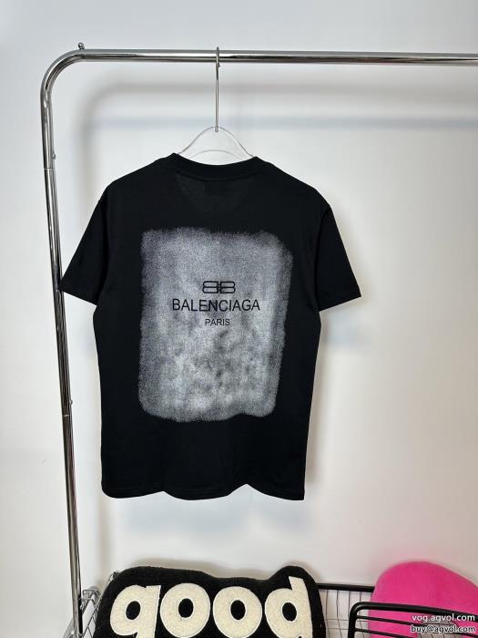毎日に上質を 今年流大人っぽさbalenciaga半袖Tシャツコピー ブランド 通販 安心_0_2
