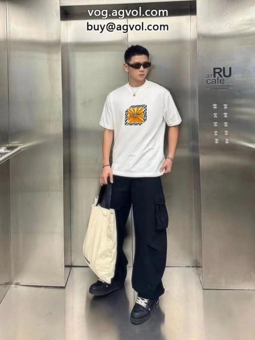 定番が欲しい方厳選したFENDI偽物 ブランド 激安半袖Tシャツ_0_3
