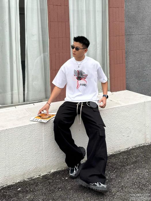 着心地良くお洒落上級者半袖Tシャツフェンディブランド コピー 着払い_0_3