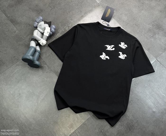 ブランド 偽物清潔感溢れる2025新作も続々登場!LOUIS VUITTON半袖Tシャツ_0_3