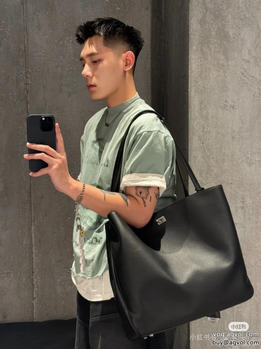 コピー ブランドbalenciaga素晴らしい2025の新作最新☆大人気☆話題沸騰半袖Tシャツ_0_3