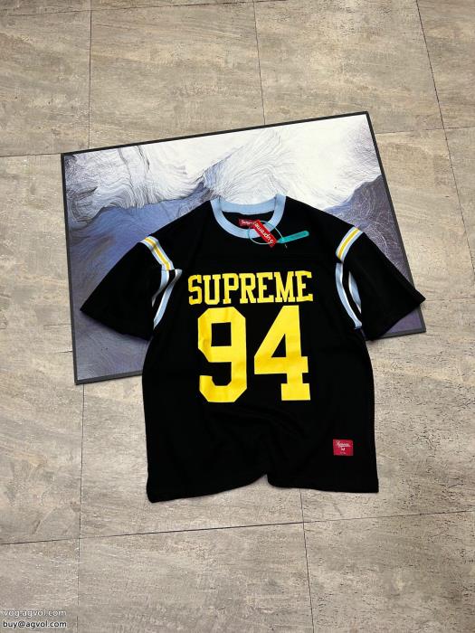 シュプリームスーパー コピー 安心優秀なアイテム人気沸騰中半袖Tシャツ_0_2