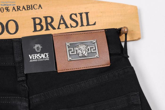 VERSACEジーンズブランド 通販 激安注目する憧れブランドの新作韓国ファッション_0_4