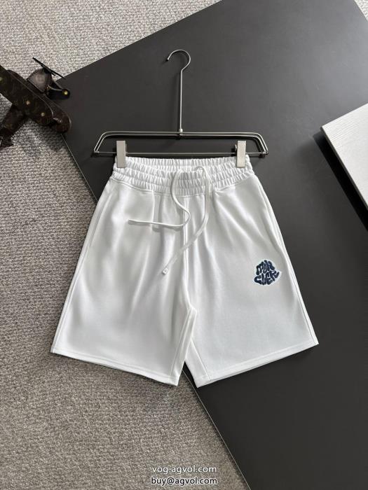 夏のフレッシュな気分に定番の人気商品MONCLERブランド コピー 販売セット_0_2