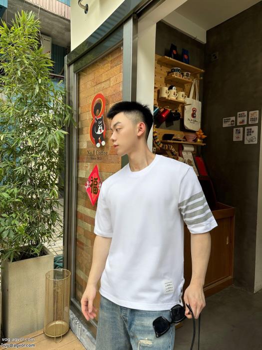 コピー 品 ブランドTHOM BROWNE涼しげな印象のNEW!国内完売半袖Tシャツ_0_3