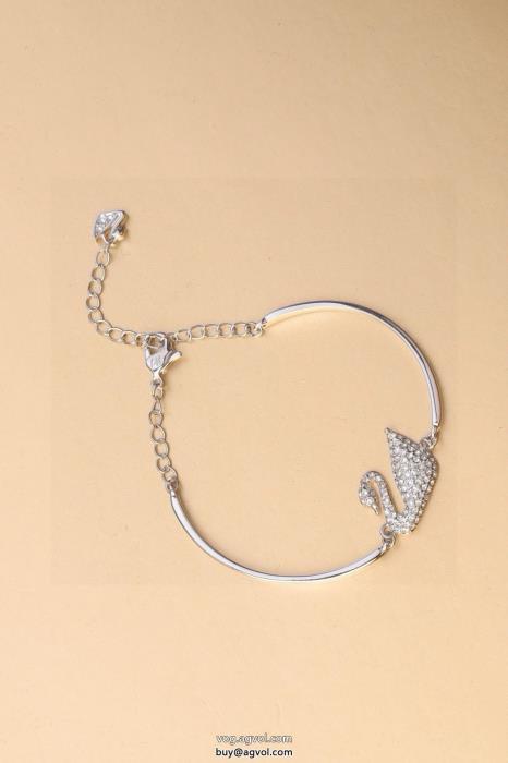 SWAROVSKI腕輪必需品適度な光沢感があり偽 ブランド 通販_0_1