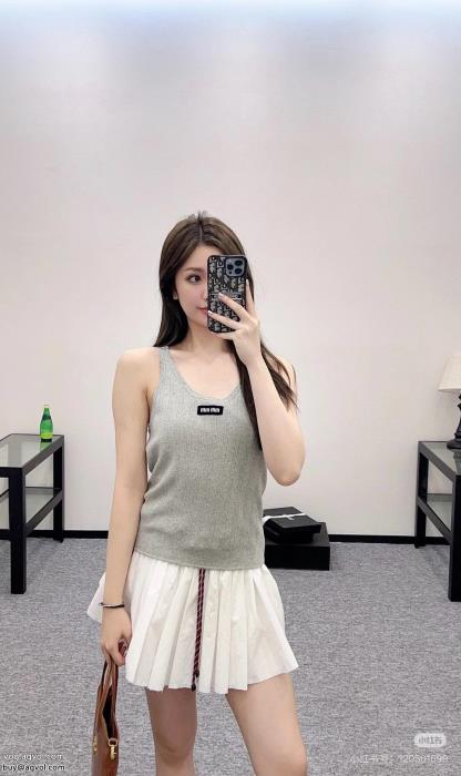 半袖Tシャツ映え度MAX狙い目MIUMIUブランド 品 スーパー コピー_0_1