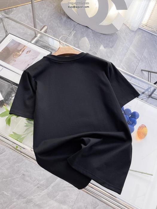 モンクレール偽 ブランド 販売絶妙な抜け感大人の余裕が漂う半袖Tシャツ_0_2