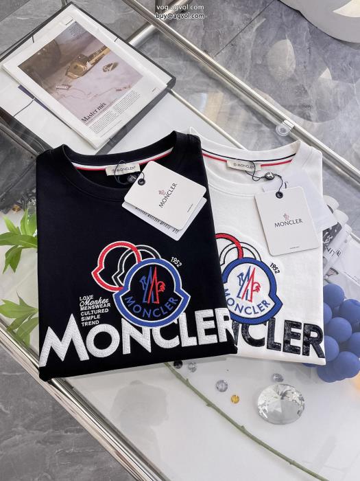 モンクレール偽 ブランド 販売絶妙な抜け感大人の余裕が漂う半袖Tシャツ_0_4