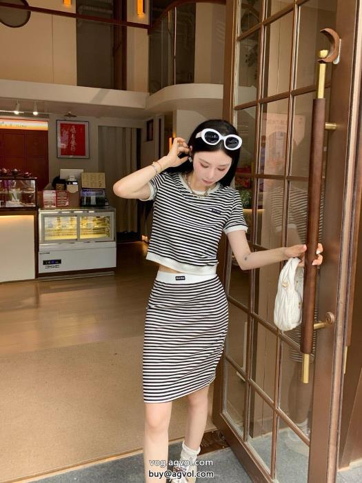 MIUMIUセット毎シーズン人気が高い必見素敵お上品ブランド 通販_0_5