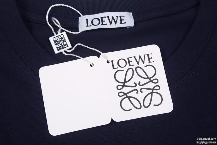 旬の気分を絶妙に高級感が好評です半袖TシャツLOEWEブランド コピー 販売 _0_4