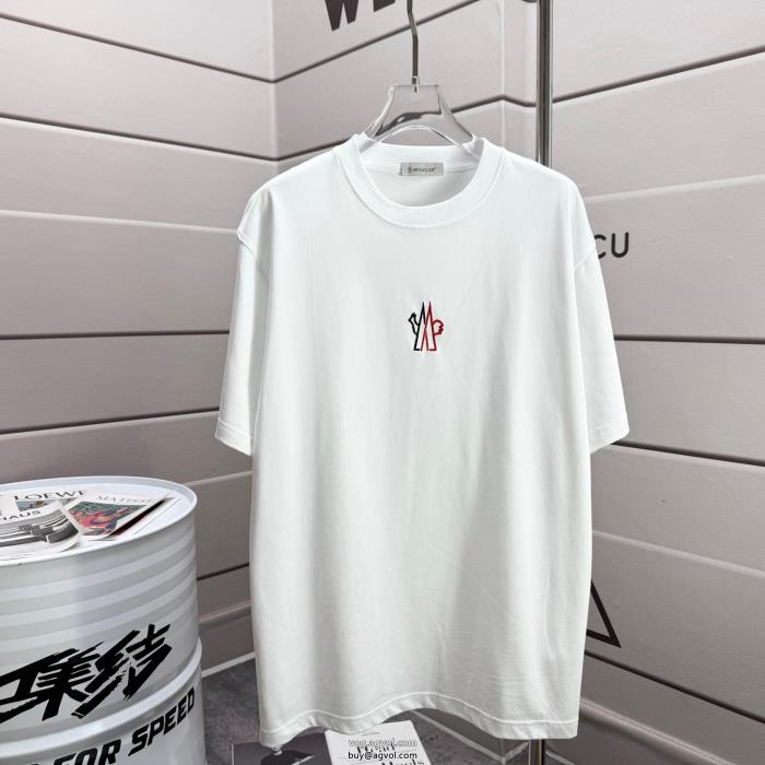 MONCLERコピー ブランド 優良半袖Tシャツ夏に向けて気になる大胆なデザイン_0_5