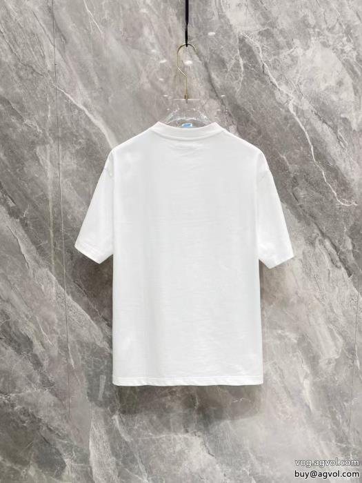半袖Tシャツ清涼感大人な印象が溢れ出るルイ ヴィトンコピー 商品 通販_0_1