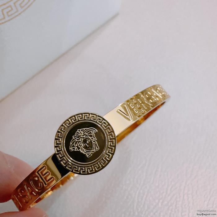 腕輪贅沢な逸品夏にぴったり限定アイテムブランド 偽物 激安VERSACE_0_0