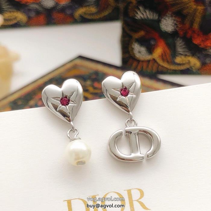 イヤリング偽物 ブランド発表の新作モデルオシャレ度アップDIOR_0_0