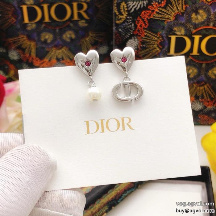 イヤリング偽物 ブランド発表の新作モデルオシャレ度アップDIOR_0_1