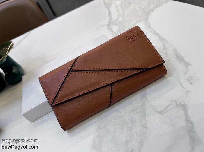 ブランド コピー 専門2025夏に意外と人気な新作きちんと感が抜群財布LOEWE_0_4