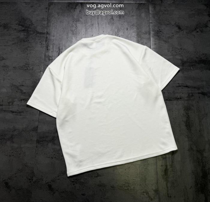 2025新作も続々登場!最新とても可愛いStone Islandブランド コピー 品半袖Tシャツ_0_1